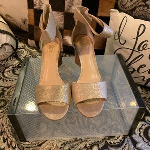 VINCE CAMUTO 2.5 inch gold ankle strap sandals